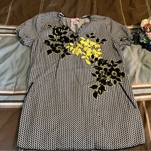 Koi scrub top size M